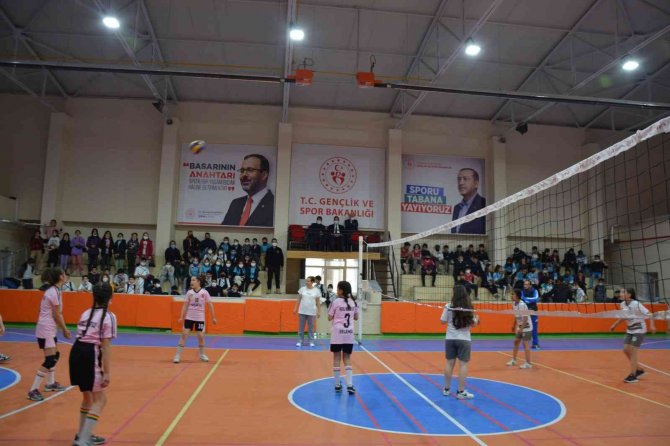 Ortaokullar Arası Voleybol Turnuvası Sona Erdi