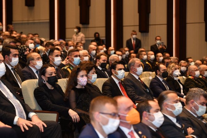 Bakan Akar: “Yunanistan, Kuzu Postuna Bürünerek Mağdur İmajı Vermeye Çalışmakta”