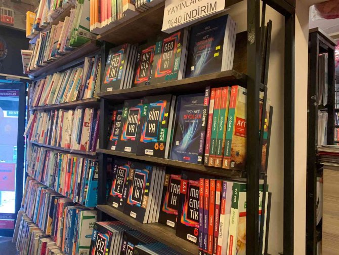 Öğrencilerin İhtiyacını İkinci El Soru Kitapları Karşılıyor