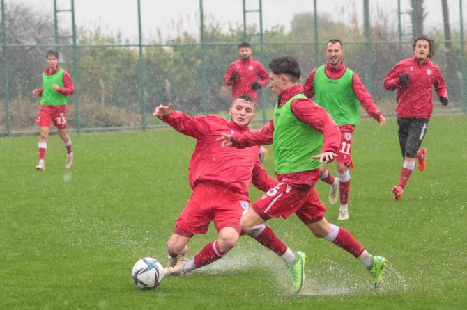 Samsunspor’un Hansa Rostock Maçı Yağmur Engeline Takıldı