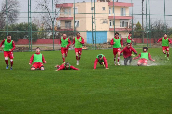 Samsunspor’un Hansa Rostock Maçı Yağmur Engeline Takıldı
