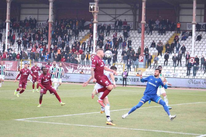 Spor Toto 1. Lig: Bandırmaspor: 3 - Denizlispor: 4