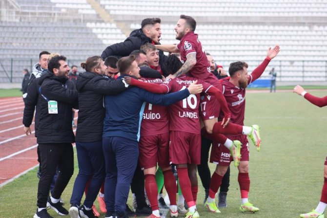 Spor Toto 1. Lig: Bandırmaspor: 3 - Denizlispor: 4