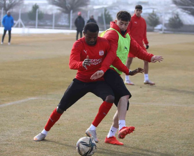 Sivasspor, Konya Maçının Taktiğini Çalıştı
