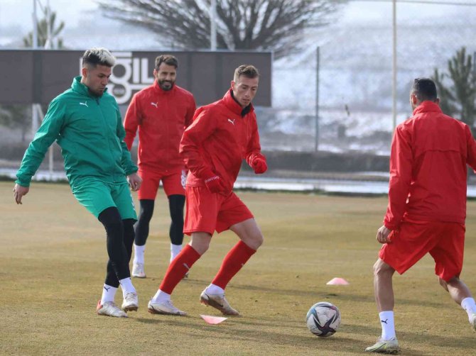 Sivasspor, Konya Maçının Taktiğini Çalıştı