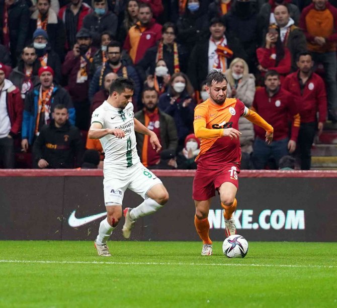 Spor Toto Süper Lig: Galatasray: 0 - Gzt Giresunspor: 1 (İ̇lk Yarı)