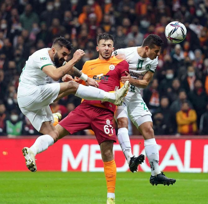 Spor Toto Süper Lig: Galatasray: 0 - Gzt Giresunspor: 1 (İ̇lk Yarı)