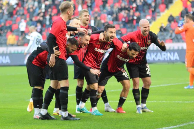 Spor Toto Süper Lig: Gaziantep Fk: 2 - Fatih Karagümrük: 0 (İ̇lk Yarı)