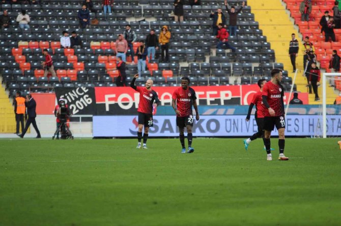 Spor Toto Süper Lig: Gaziantep Fk: 3 - Fatih Karagümrük: 1 (Maç Sonucu)