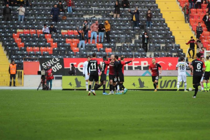 Spor Toto Süper Lig: Gaziantep Fk: 3 - Fatih Karagümrük: 1 (Maç Sonucu)