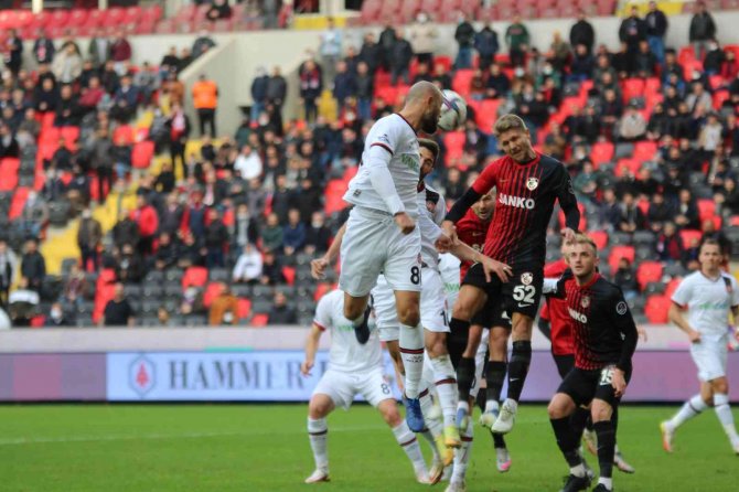 Spor Toto Süper Lig: Gaziantep Fk: 3 - Fatih Karagümrük: 1 (Maç Sonucu)