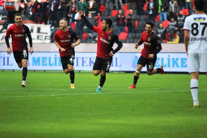 Spor Toto Süper Lig: Gaziantep Fk: 2 - Fatih Karagümrük: 0 (İ̇lk Yarı)