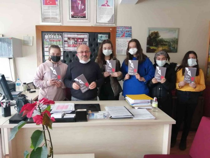 Türk Ve Azeri Öğrencilerden Ortak Şiir Kitabı