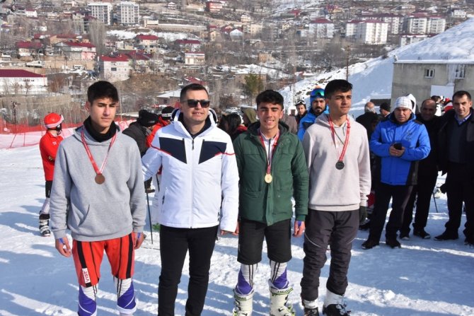 Bitlis’te Alp Disiplini İ̇l Birinciliği Kayak Yarışları Yapıldı