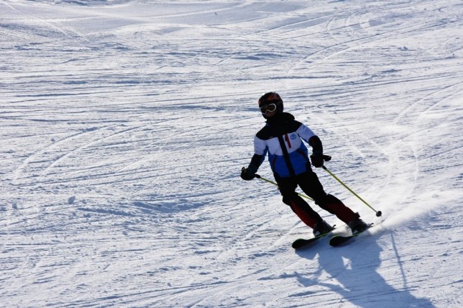 Bitlis’te Alp Disiplini İ̇l Birinciliği Kayak Yarışları Yapıldı