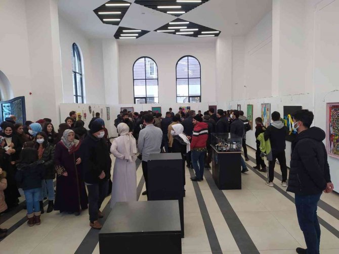 Van’da “Bir Dil Bir Kadın” Resim Sergisi