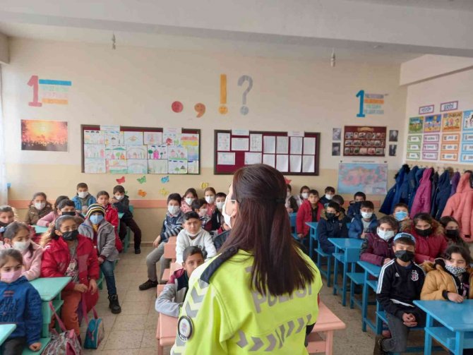 Van’da Trafik Polisleri 316 Öğrenciye Trafik Eğitimi Verdi