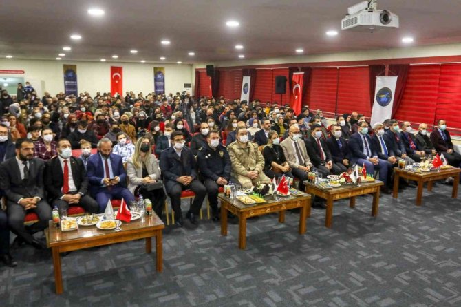 İ̇pekyolu’nda Neşet Ertaş İçin Vefa Gecesi