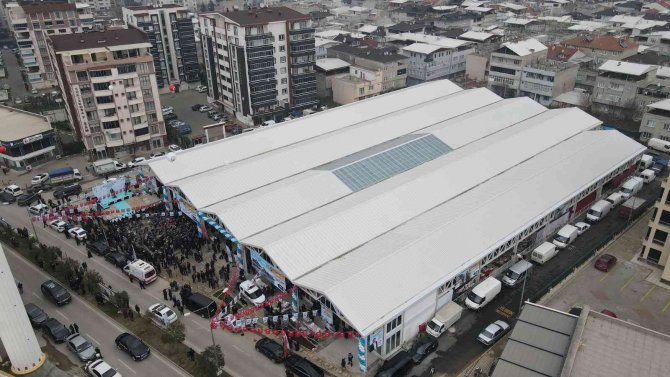 Millet Mahallesi Modern Pazar Alanına Kavuştu