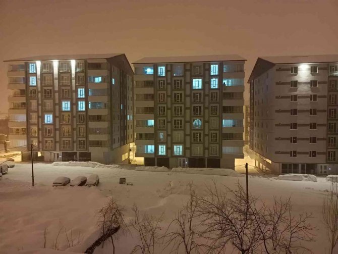 Bitlis’te Eğitime Kar Engeli