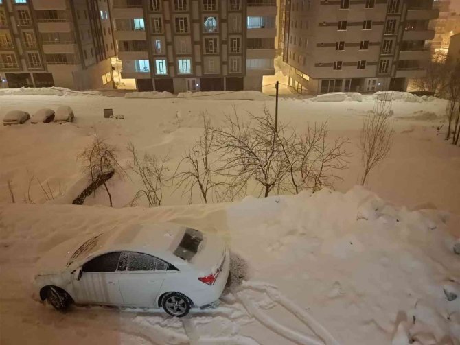 Bitlis’te Eğitime Kar Engeli