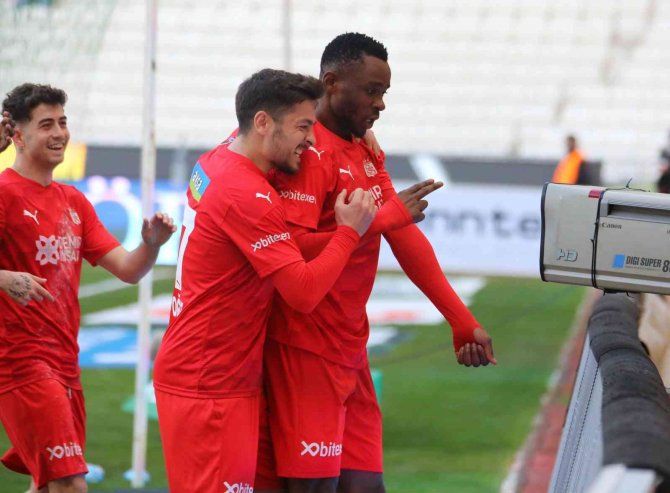 Leke James, Sivasspor’da Siftah Yaptı