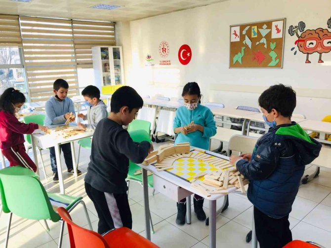 Zeka Oyunları Eğitimleri Devam Ediyor