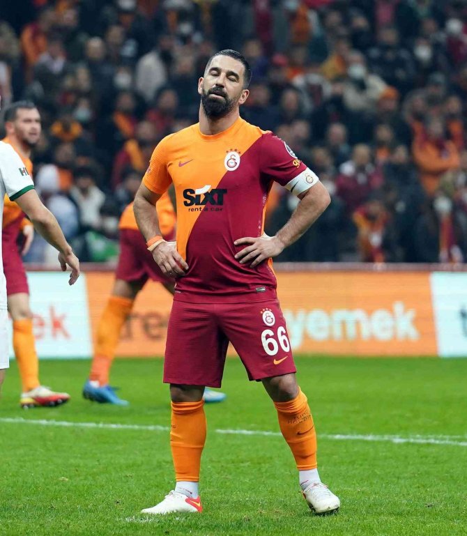 Arda Turan: "Galatasaray İçin Mücadele Vermekten Geri Durmayacağım"