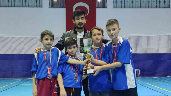 Hisarcık Takımları İl Badminton Turnuvasından 2 Madalya İle Döndü