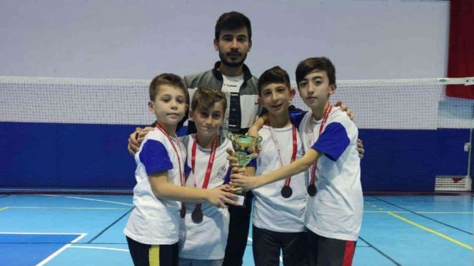 Hisarcık Takımları İl Badminton Turnuvasından 2 Madalya İle Döndü