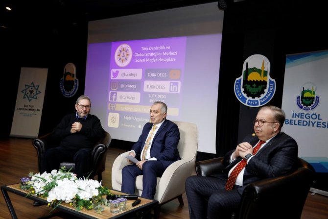 İ̇negöl’de ‘Mavi Vatan’ Söyleşine Yoğun İlgi