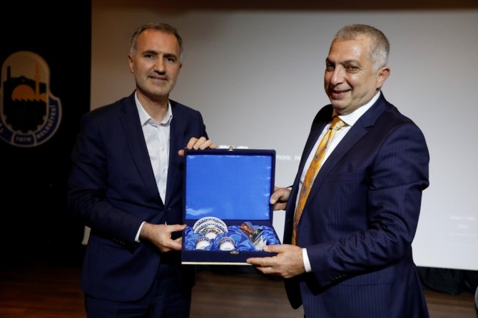 İ̇negöl’de ‘Mavi Vatan’ Söyleşine Yoğun İlgi
