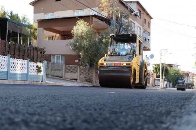 Bir Yılda 1,1 Milyar Liralık Yol Çalışması