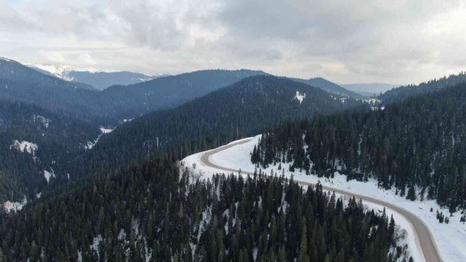 Kar Manzarası İle Mest Eden Ilgaz Dağı, Havadan Görüntülendi