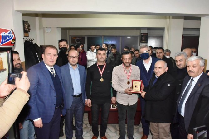 Bilardo Turnuvasında Şampiyonlar Belli Oldu
