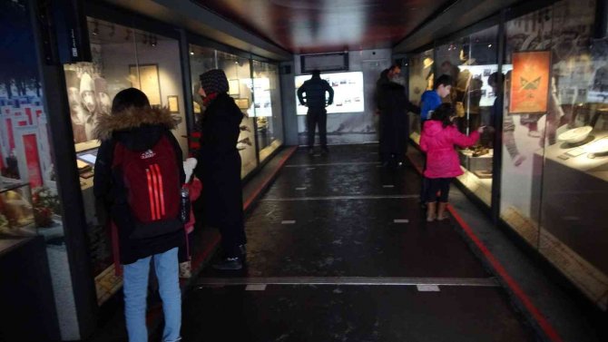 "Çanakkale Savaşları Mobil Müze Tırı" Muş’ta
