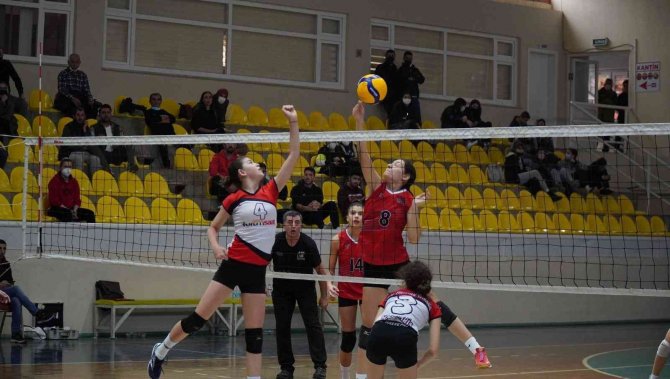 Manisa’da Okul Sporları Voleybol Grup Müsabakaları Sona Erdi