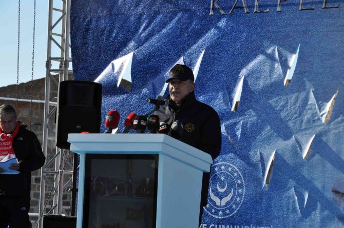 Bakan Akar: "Hiçbir Zaman Şehitlerimizin Kanlarını Yerde Bırakmadık, Bırakmayacağız"