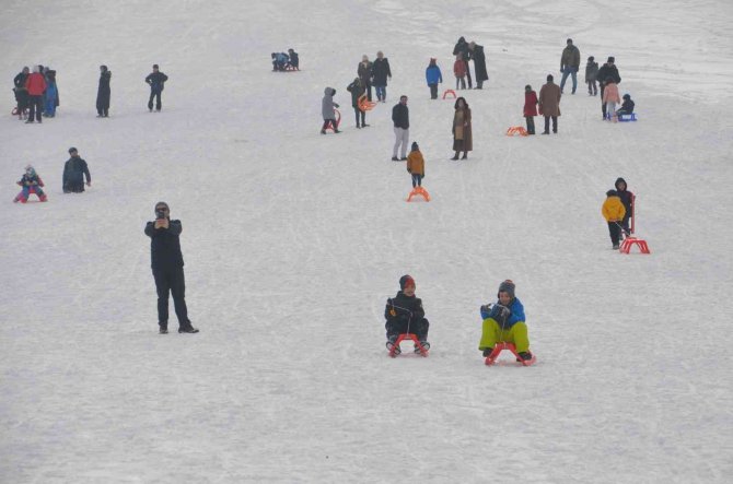 Muş’ta Kayak Sezonu Başladı