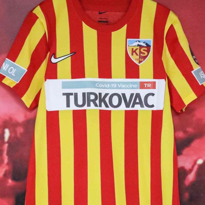 Bakan Koca’dan Yerli Aşı Turkovac’ı Formasına Taşıyarak Sahaya Çıkan Yukatel Kayserispor’a Teşekkür