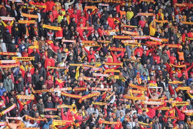 Spor Toto Süper Lig: Göztepe: 1 - Antalyaspor: 0 (İ̇lk Yarı)