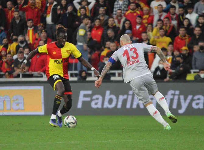 Spor Toto Süper Lig: Göztepe: 4 - Antalyaspor: 0 (Maç Sonucu)