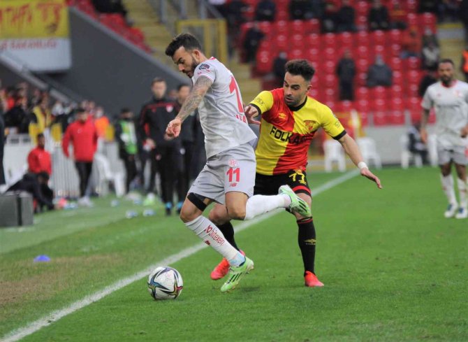 Spor Toto Süper Lig: Göztepe: 4 - Antalyaspor: 0 (Maç Sonucu)