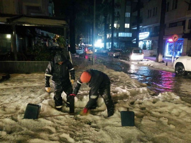 Turizm Bölgesi Marmaris’te Yangın Ve Sel Sonrası Dolu Kabusu