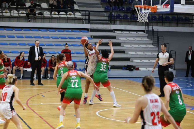 Turgutlu Belediyespordan Son Saniyede Galibiyet