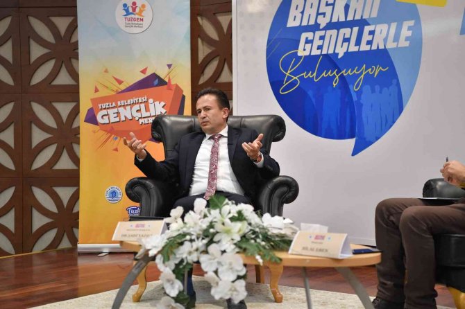 Tuzla Belediye Başkanı Yazıcı Gençlerle Bir Araya Geldi
