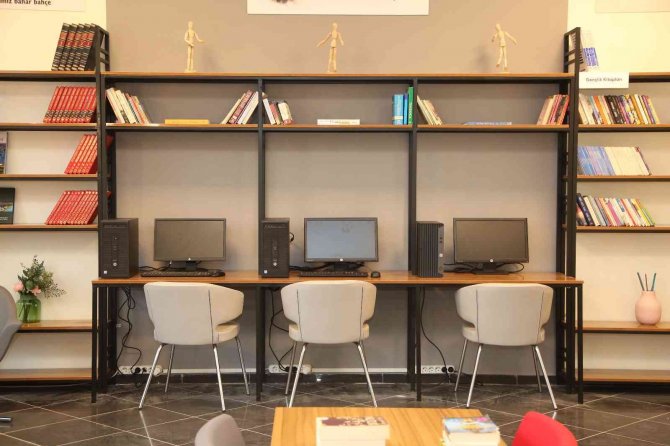 Efeler’de Üçüncü Kitap Kafe Kapılarını Açıyor