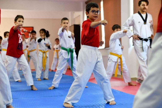 2021 Yılında 3 Bin 45 Kişi Bu Tesiste Spor Yaptı