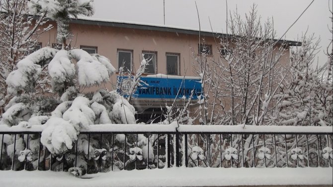 Ahlat’ta Eğitime 1 Gün Ara Verildi