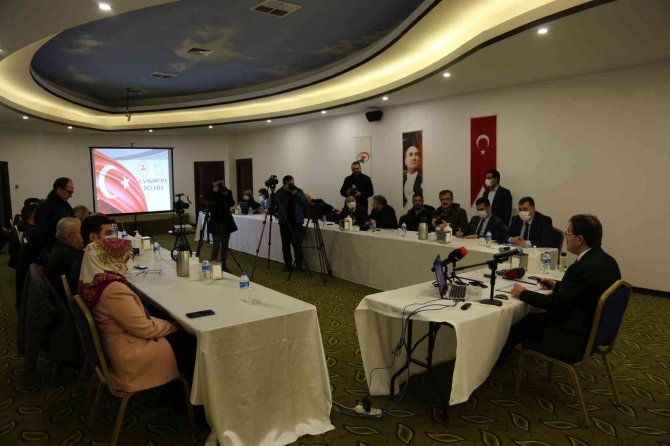 Vak’a Sayılarının Yükselişe Geçtiği Çankırı’da Vali Ayaz’dan Aşı Çağrısı: